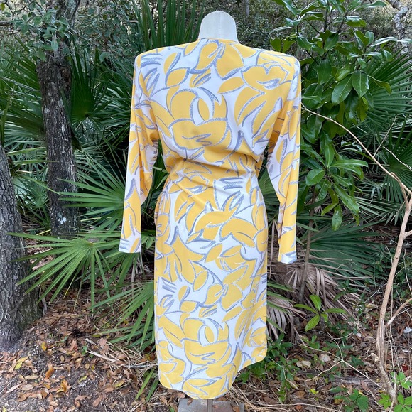 Vintage 90s Wrap Dress Yellow White Oversized Floral Print Lady Carol Size M L - Picture 3 of 13